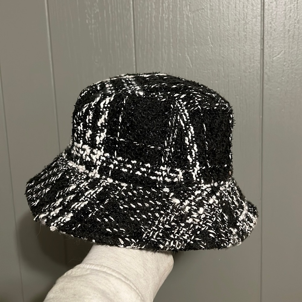 H&M bucket hat